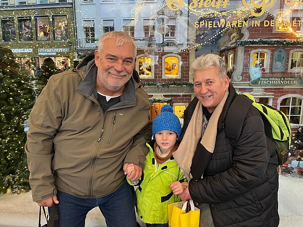 Endlich wieder Oma- und Opa-Tag: Felix (4) mit Petra und Ralf Axer.