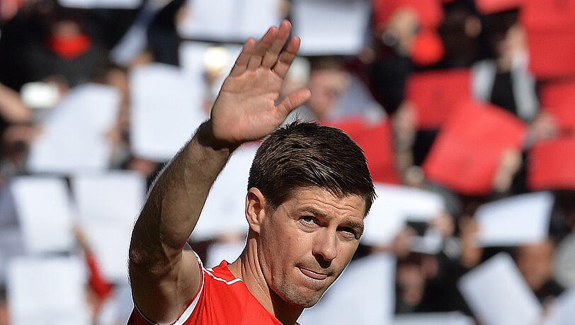 Steven Gerrard verabschiedete sich von den Fans an der Anfield Road. Steven Gerrard verabschiedete sich von den Fans an der Anfield Road.