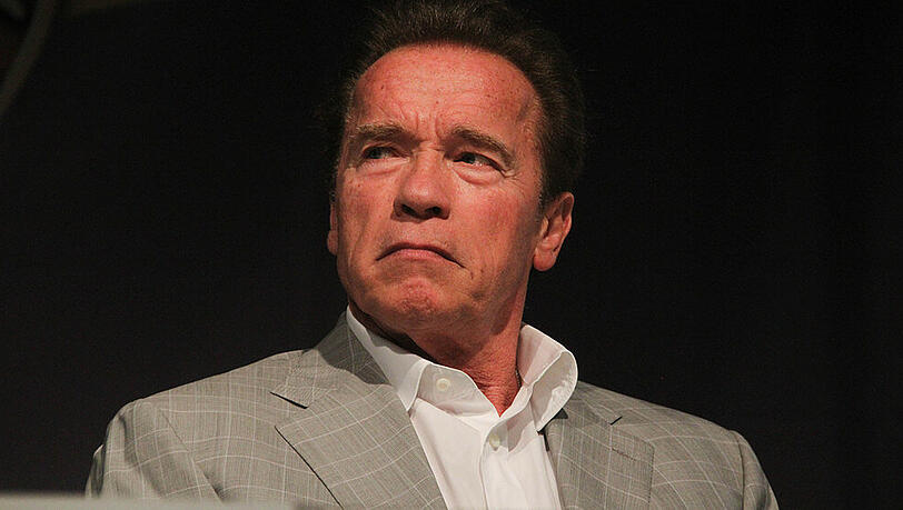Angesichts der gewaltigen Waldbrände in Kalifornien musste Arnold Schwarzenegger sein Zuhause verlassen Angesichts der gewaltigen Waldbrände in Kalifornien musste Arnold Schwarzenegger sein Zuhause verlassen