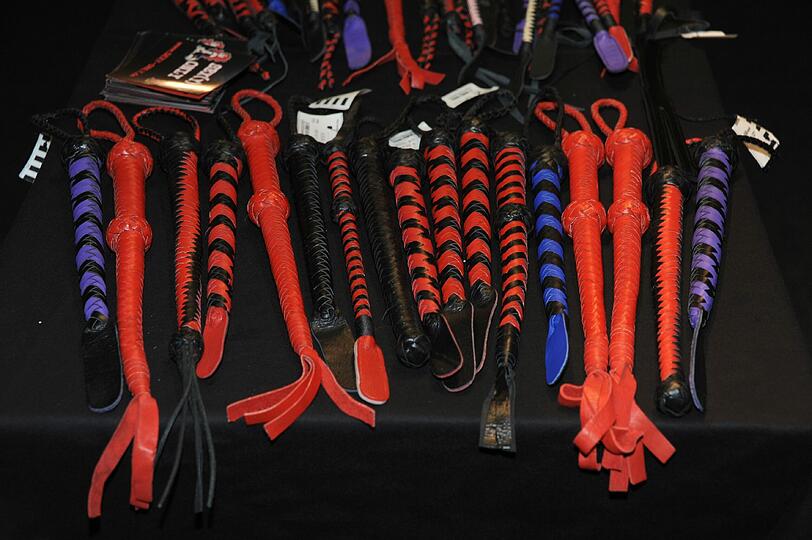 Sex-Toys für jeden Geschmack auf der Erotikmesse "Eros und Amore" in München.