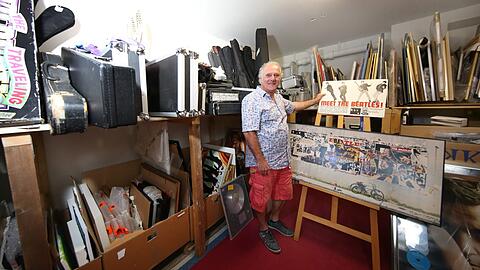 Herbi Hauke in einem seiner Lager voller Rock-Geschichte