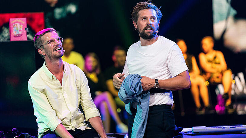 Joko (r.) und Klaas sichtlich angestrengt bei dem Kampf um ihre Ehre und 15 Minuten Sendezeit.