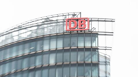 Die Konzernzentrale der Deutschen Bahn am Potsdamer Platz in Berlin.