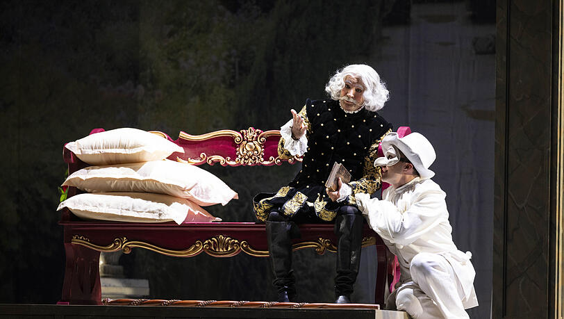 Mehr als ein Hauch von Commedia dell’arte: Max Emanuel Cencic (Pompeo) und Alois Mühlbacher (Farnace) in Francesco Cavallis „Pompeo magno“ im Markgräflichen Opernhaus von Bayreuth.