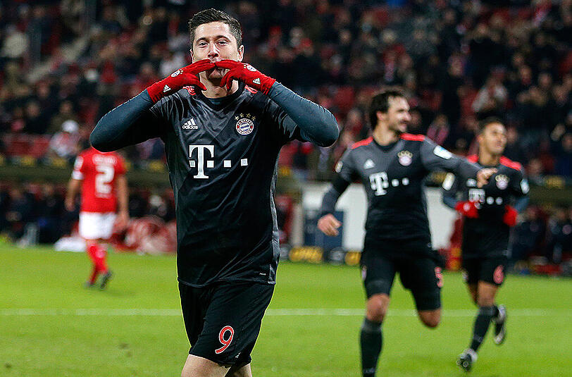 Mainz bleibt Mainz: Bayern-Stürmer Robert Lewandowski feiert sein Tor zum 3:1.