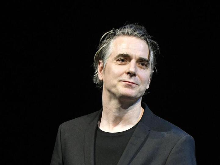 Jens Harzer, deutscher Schauspieler und Ensemblemitglied am Thalia Theater Hamburg, erhält den Iffland-Ring im Wiener Burgtheater.