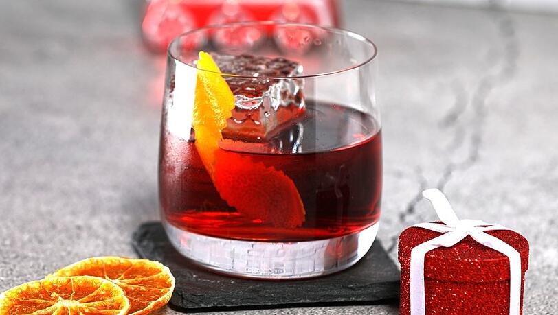 Mit einem Winter Negroni kann man am Weihnachtsabend nichts falsch machen.