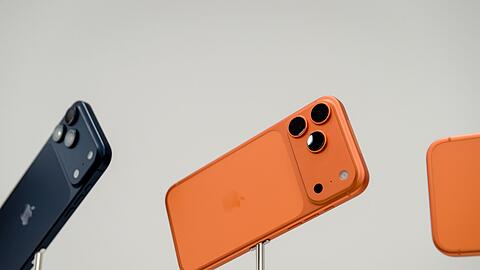 Die iPhone-17-Modellreihe half Apple, zum Smartphone-Spitzenreiter zu werden. (Archivbild) Die iPhone-17-Modellreihe half Apple, zum Smartphone-Spitzenreiter zu werden. (Archivbild)
