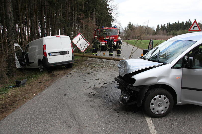 Unfall in Waldkraiburg - die Bilder vom Unfallort.