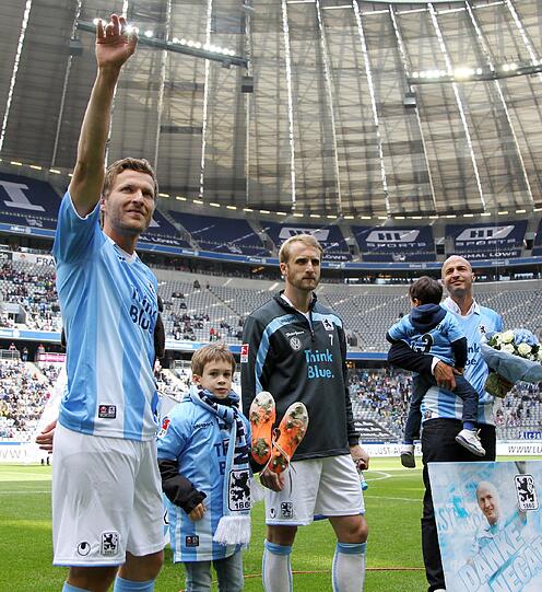 Benny Lauth, Daniel Bierofka und Necat Aygün werden verabschiedet beim TSV 1860 München.