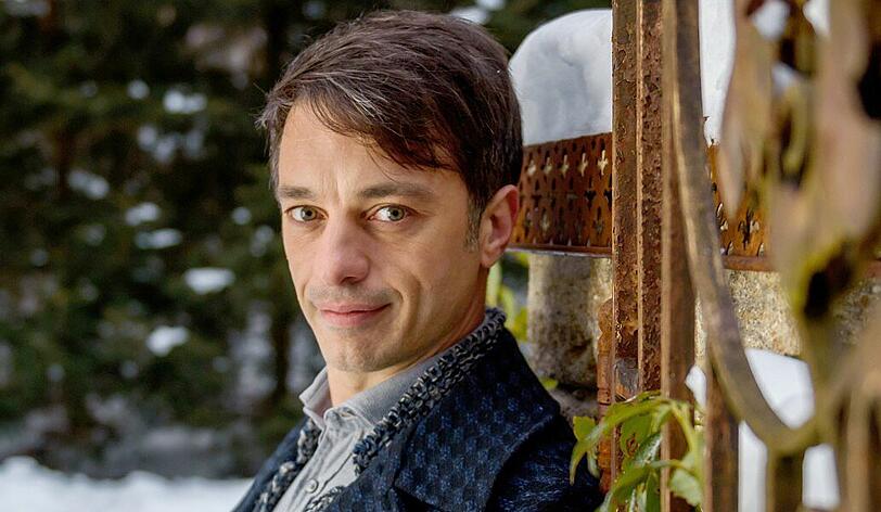Gastrolle für Lorenzo Patané: ab Folge 2.656 (voraussichtlicher Sendetermin: 28. März) ist der Held der zweiten und sechsten Staffel für rund zwei Wochen wieder als Robert Saalfeld in "Sturm der Liebe" zu sehen.