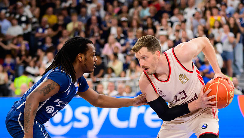 Andreas Obst (r.) und die Bayern-Basketballer wollen sich im Finale den Titel holen.