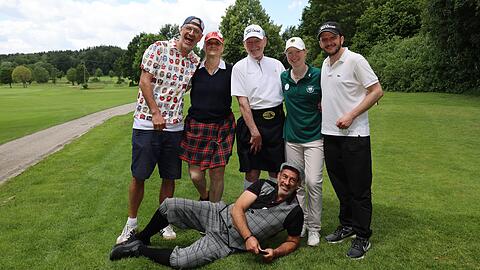 Münchner Promis wie Bernhard Fleischmann, Corinna Binzer, Sepp Schauer, Laura Schedel und Tommy Schwimmer kamen für ein Golf-Turnier zusammen. Münchner Promis wie Bernhard Fleischmann, Corinna Binzer, Sepp Schauer, Laura Schedel und Tommy Schwimmer kamen für ein Golf-Turnier zusammen.