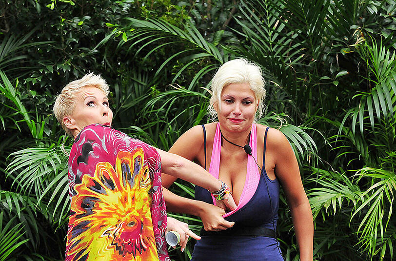 Die Bilder vom zweiten Dschungelprüfungs-Duell zwischen Sophia Wollersheim und Helena Fürst. Am Ende konnte sich Sophia mit einem Stern Vorsprung durchsetzen. Für die Bewohner des Camps "Snake Rock" gibt es also nur Reis und Bohnen.