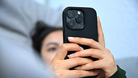 KI-generierte Fotos und Videos auf Plattformen wie Tiktok sind im Alltag angekommen. (Symbolbild)