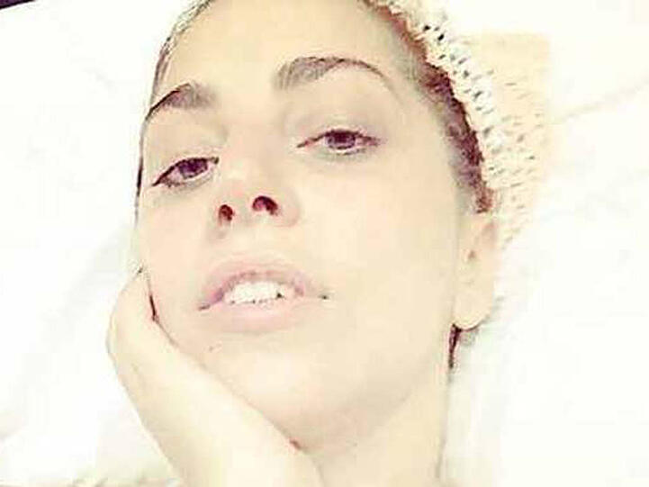 Hier noch ganz natürlich, aber mit etwas Make-up wird Lady Gaga zu Amy Winehouse