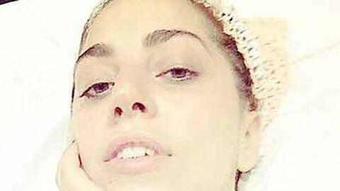 Hier noch ganz natürlich, aber mit etwas Make-up wird Lady Gaga zu Amy Winehouse