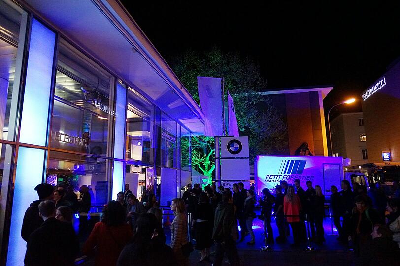 Die 17. Lange Nacht der Musik: Musik und Tanz in 100 verschiedenen Lokalitäten.