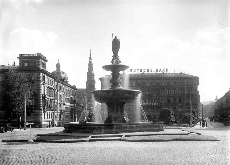 Filiale Würzburg: Stellvertretend für den Filialausbau vor und nach dem Ersten Weltkrieg (Nürnberg, Augsburg, Bamberg, Würzburg, Regensburg)