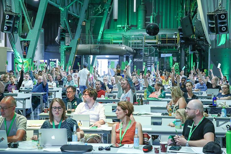 Stundenlange Debatte im Kesselhaus &ndash; am Ende beschließt der grüne Stadtparteitag das Wahlprogramm fast einstimmig.