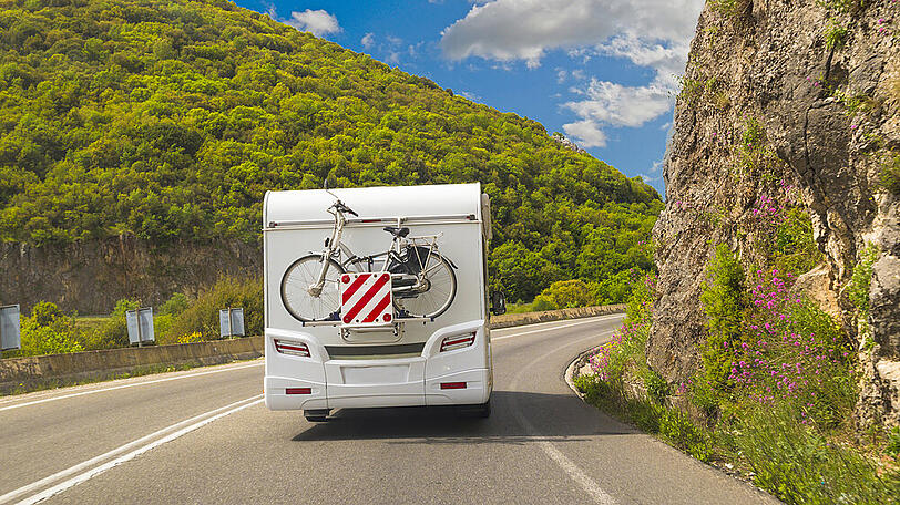Auf den Straßen sind derzeit besonders viele Wohnmobile zu sehen.