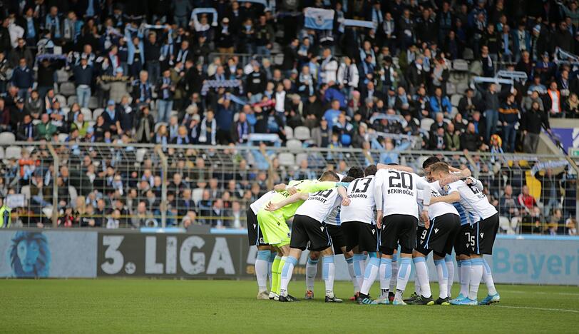Heimspiel - aber vor leeren Rängen. Die Löwen dürfen laut einem Bericht fest für einen Re-Start im Grünwalder Stadion am nächsten Sonntag planen.