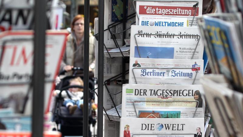 Jeder vierte Befragte wirft den Medien gezielte Manipulation vor, doch auch die Zahl derjenigen, die dem Journalismus vertrauen, ist gestiegen. Jeder vierte Befragte wirft den Medien gezielte Manipulation vor, doch auch die Zahl derjenigen, die dem Journalismus vertrauen, ist gestiegen.