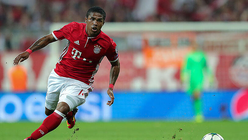 Douglas Costa hat bis dato 16 Länderspiele absolviert, erzielte dabei drei Tore. Douglas Costa hat bis dato 16 Länderspiele absolviert, erzielte dabei drei Tore.