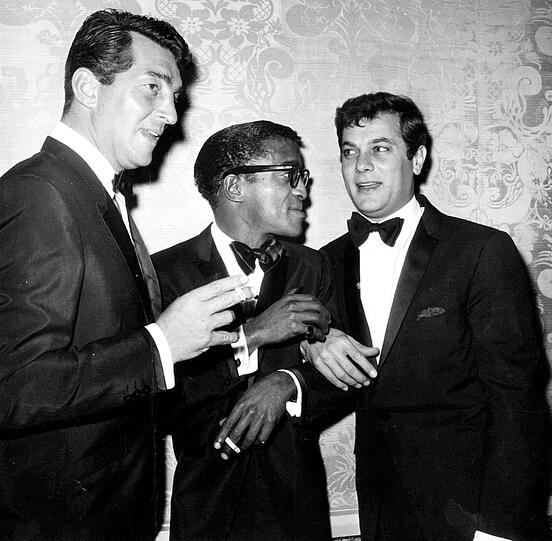 Affäre mit Folgen (v. r.): Tony Curtis (befreundet mit Dean Martin und Sammy Davis jr.) trennt sich von Christine, die sich mit dem Martin-Sohn trifft.