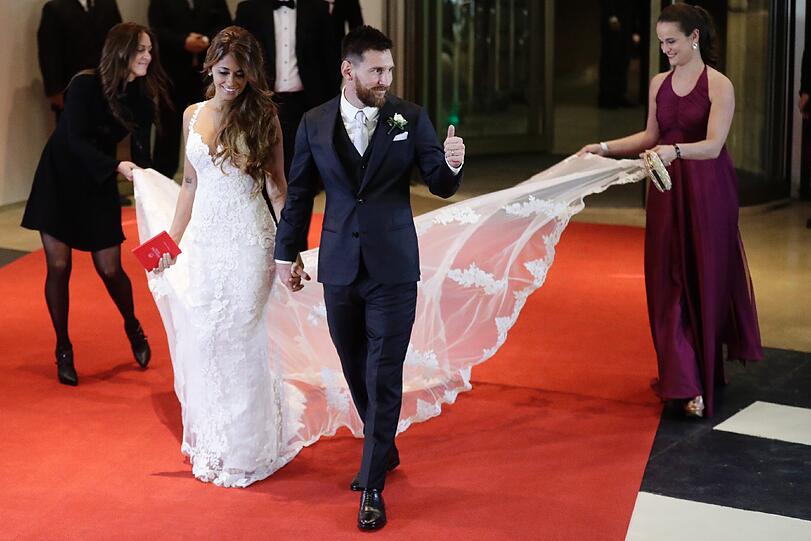 Die Bilder von der Hochzeit von Barca-Superstar Lionel Messi.