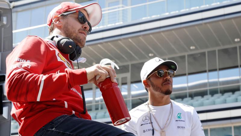 In Shanghai im Fokus: Sebastian Vettel (l) und Lewis Hamilton. In Shanghai im Fokus: Sebastian Vettel (l) und Lewis Hamilton.