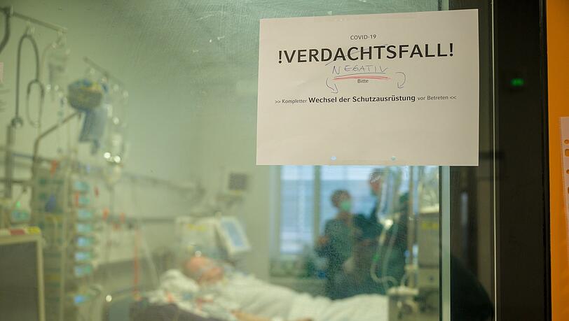 Die Betreuung von Covid-19-Patienten ist aufwendig. Auch Verdachtsfälle, wie hier in Großhadern, müssen erst mal isoliert werden. Die Betreuung von Covid-19-Patienten ist aufwendig. Auch Verdachtsfälle, wie hier in Großhadern, müssen erst mal isoliert werden.