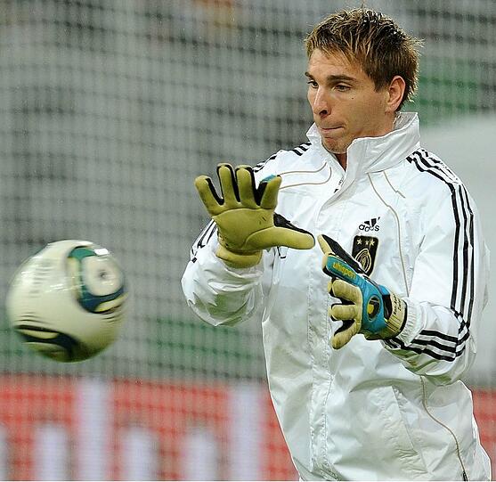 Der erste Kandidat für die Nummer Drei im deutschen Tor: Ron-Robert Zieler von Hannover 96. Der 23-Jährige absolvierte bereits ein Länderspiel.