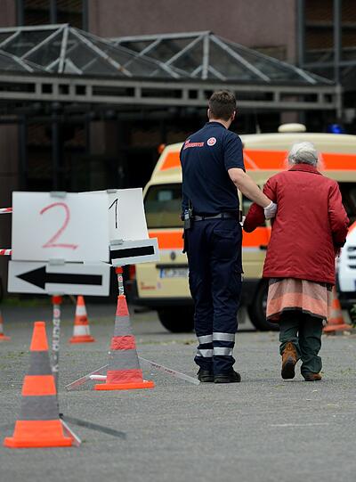Sehen Sie hier weitere Bilder von der Bombenentschärfung in Köln.