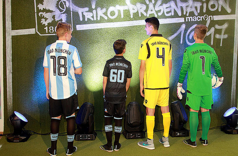 Klassisch, schwarz und gelb: Die neuen Trikots des TSV 1860 München.