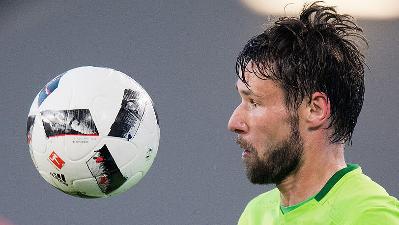 Verletzungen machten Christian Träsch immer wieder zu schaffen, auf seiner Position als Rechtsverteidiger wurden in Paul Verhaegh und William zwei weitere Spieler verpflichtet.