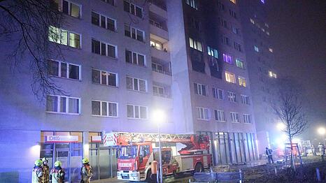 Die Feuerwehr war mit 170 Kr&auml;ften im Einsatz.