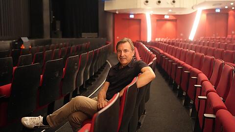 Thomas Linsmayer ist seit 2022 Chef des Deutschen Theaters, der städtischen Musicalbühne. Er fürchtet nun, dass das Rathaus das Haus verkauft. Thomas Linsmayer ist seit 2022 Chef des Deutschen Theaters, der städtischen Musicalbühne. Er fürchtet nun, dass das Rathaus das Haus verkauft.