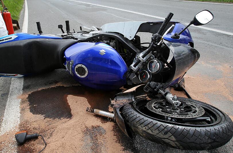 Mit den Temperaturen steigt auch wieder die Anzahl tödlich verunglückter Motorradfahrer.