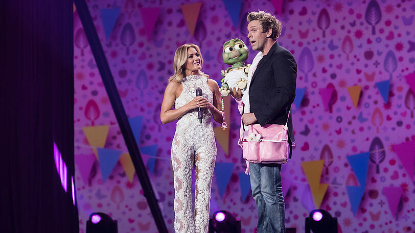 Helene Fischer mit Sascha Grammel und seiner Puppe Baby Josie,