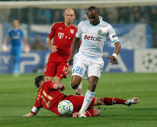 Der FC Bayern gewinnt in einem mäßigen Spiel souverän mit 2:0 bei Olympique Marseille und kann fürs Halbfinale gegen Real Madrid planen. Schweinsteiger holt sich Gelbsperre fürs Rückspiel - sehen Sie hier die Bilder...