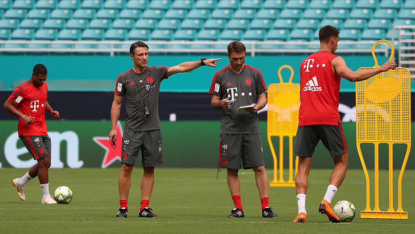 Klare Ansagen: Niko Kovac (Mi.) beim FC Bayern. Klare Ansagen: Niko Kovac (Mi.) beim FC Bayern.