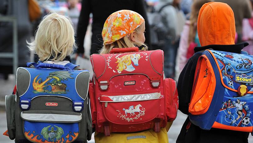Sicher zur Schule: Ist die Gesundheit der Grandl-Grundschüler in Gefahr? Die Stadt sagt nein. (Symbolbild) Foto: dpa Sicher zur Schule: Ist die Gesundheit der Grandl-Grundschüler in Gefahr? Die Stadt sagt nein. (Symbolbild) Foto: dpa