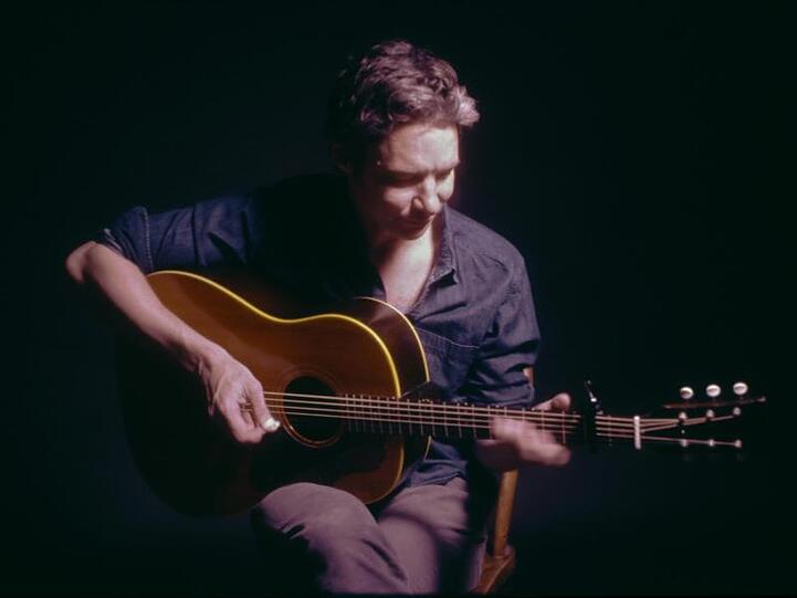 Bei einigen Songs von James Elkington schimmert Nick Drake durch.