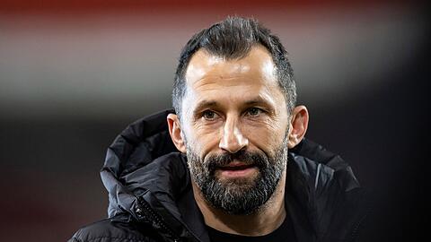 Vor Bayerns Sportvorstand Hasan Salihamidzic liegt aufgrund der auslaufenden Verträge noch jede Menge Arbeit.