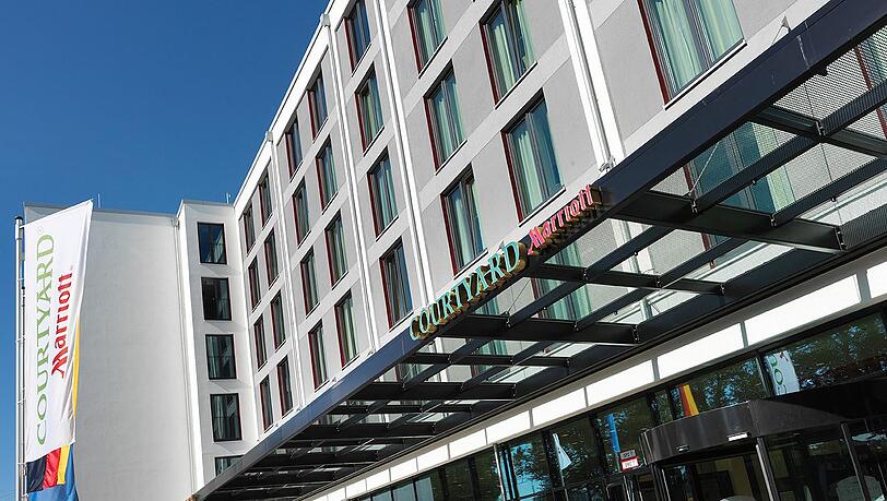 Riesig: Die beiden Marriott-Hotels in der Orleansstraße Riesig: Die beiden Marriott-Hotels in der Orleansstraße