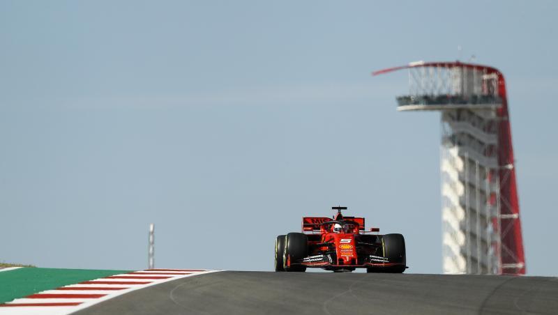 Ferrari-1-Pilot Sebastian Vettel rast in Austin über die Strecke. Ferrari-1-Pilot Sebastian Vettel rast in Austin über die Strecke.