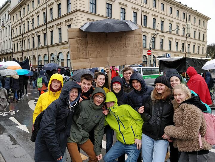 Rund 10.000 Schüler demonstrierten am Freitag (15. März) in München für einen bessere Klimapolitik.