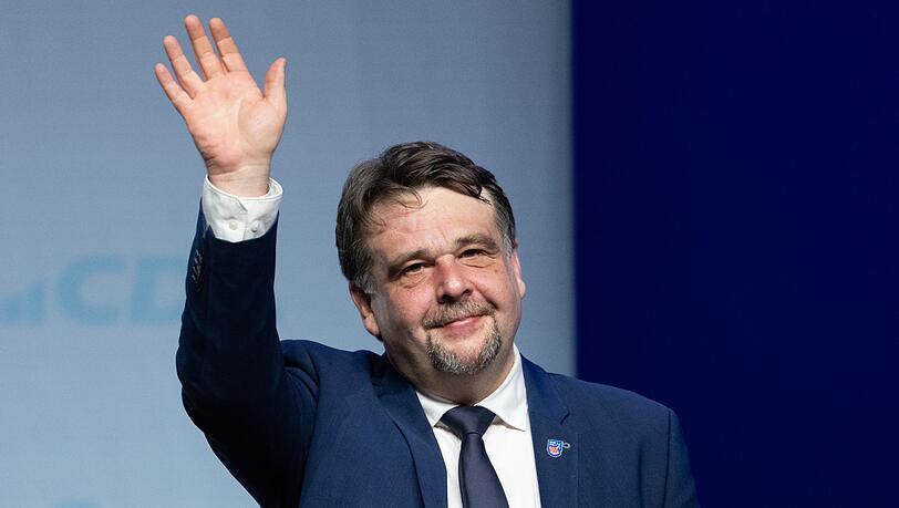 Dennis Radtke mahnte auf der CDA-Tagung an, die CDU m&uuml;sse auf "schwarzmalerische Rhetorik" verzichten und eine positive Zukunft betonen.