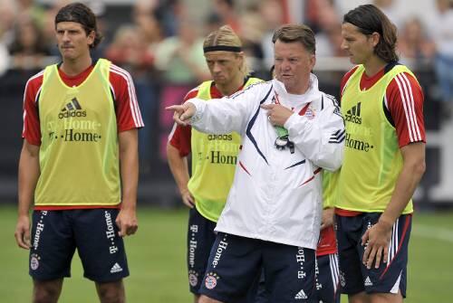 Trennt die Bayern konsequent in A- und B-Team: Trainer Louis van Gaal